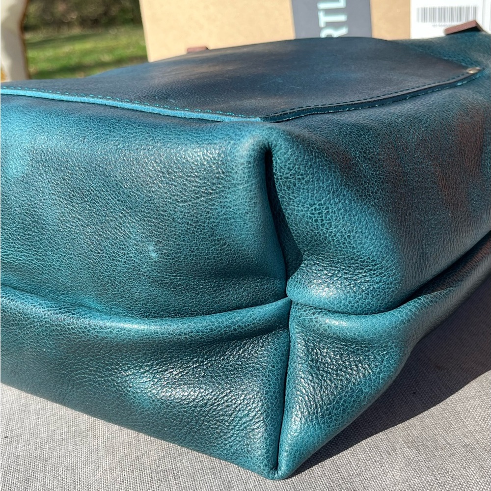 BNNU Portland Leather Goods Premium Limited Edition Lagoon Medium Classic Tote - Picture 4 of 7